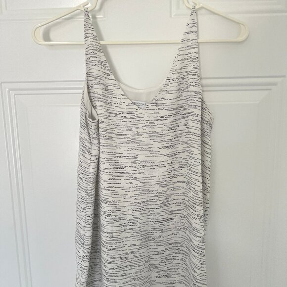 R Essentials Sleeveless Top - Picture 1 of 2